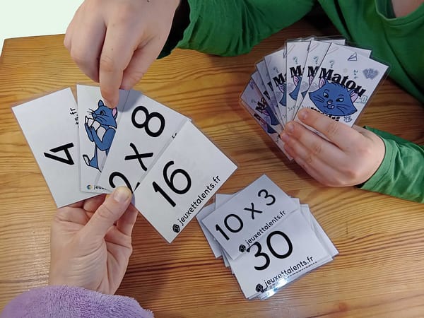 famille jeu de cartes tables multiplications table multiplication